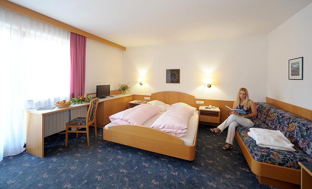 Hotel Waldheim Natz-Schabs Oda fotoğraf